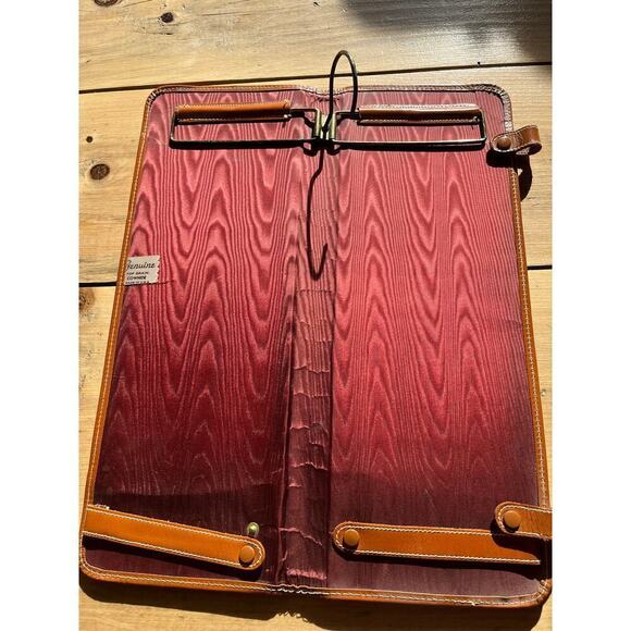 Vintage Men's Neck Tie Holder. Tan genuine Cow Hide. Travel Case. Snap Closure. - Picture 2 of 7
